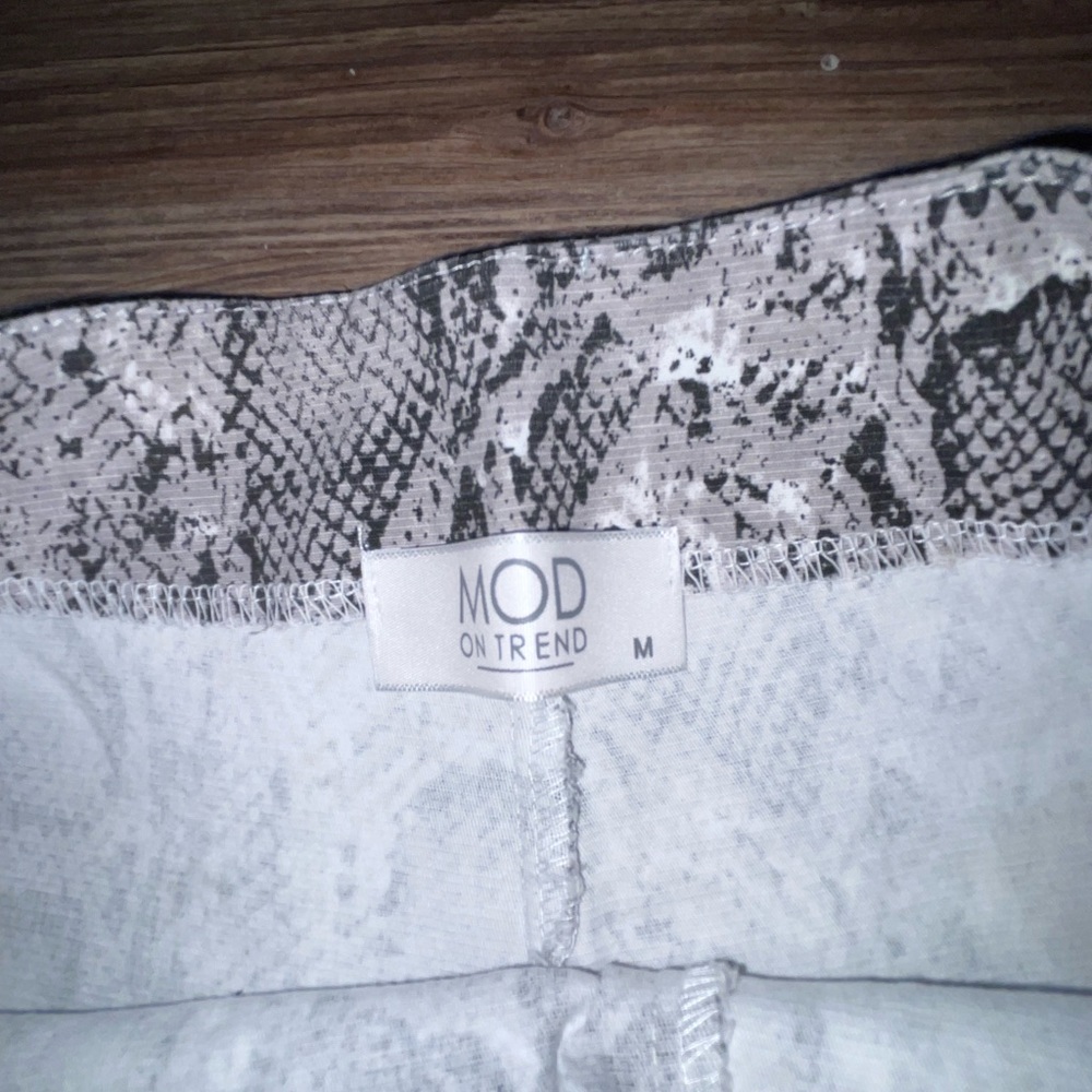 MOD skort - Picture 3 of 3